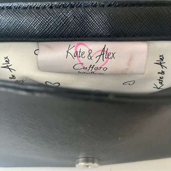 Sleek Black Crossbody Bag with Textured Finish - Picture 6 of 6